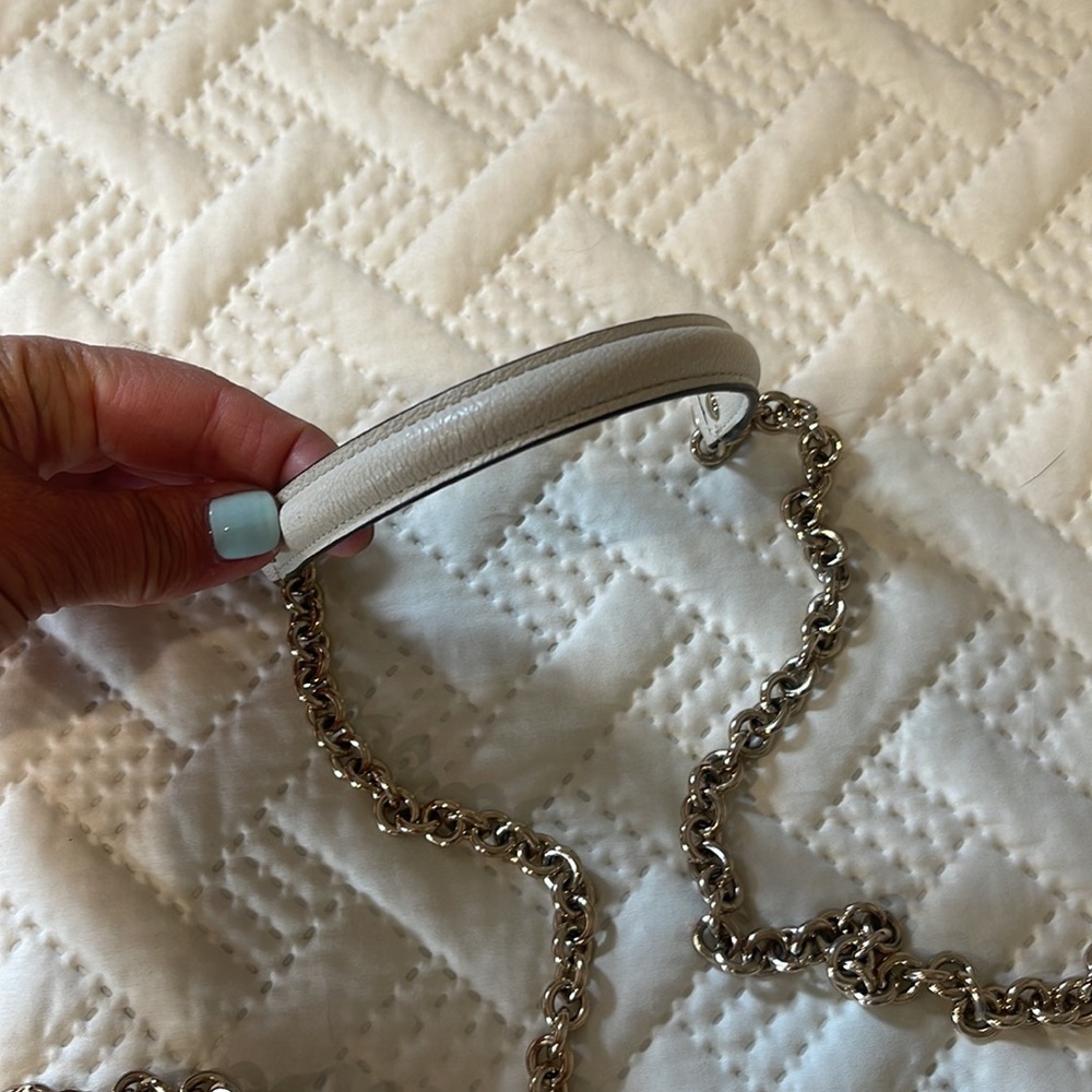 Coach Handbag With Gold Chain Cream with a little mauve mixed in it - Picture 3 of 8